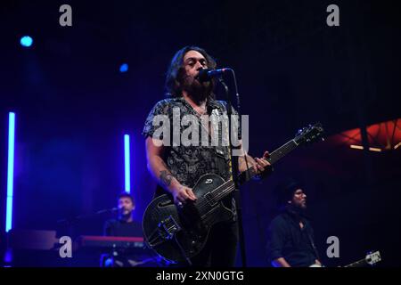 30 luglio 2024, Vallo della Lucania, Italia: Il gruppo rock e pop italiano le vibrazioni si esibisce dal vivo a Vallo della Lucania, Salerno, Italia per il loro ''Summer Tour 2024' (Credit Image: © Mariano Montella/Pacific Press via ZUMA Press Wire) SOLO PER USO EDITORIALE! Non per USO commerciale! Foto Stock