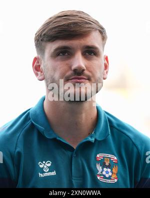 Liam Kitching di Coventry City in vista della partita amichevole pre-stagionale presso la Coventry Building Society Arena. Data foto: Martedì 30 luglio 2024. Foto Stock