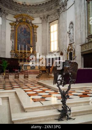 Brescia nuovo altare maggiore della Cattedrale Foto Stock