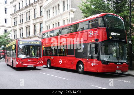 TRASPORTO UK LONDON WRIGHTBUS ELECTROLINER BUS ALLA CERIMONIA DI MARCATURA DEL CARRELLO 2024 DELLA WORSHIPFUL COMPANY DI CARMEN CON TRASPORTO UK 2 UKRAINE BUS Foto Stock