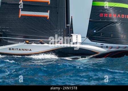 INEOS Britannia (GBR) barca 3 (classe AC75) prova di barca nel Mar Mediterraneo, Barcellona - Spagna. ©Paul Todd/OUTSIDEIMAGES. COM OUTSIDE IMAGES PHOT (IMMAGINI ESTERNE) Foto Stock