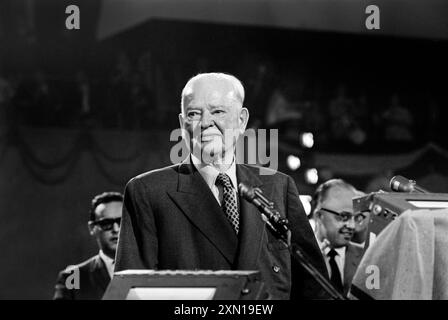 L'ex presidente degli Stati Uniti Herbert Hoover ha parlato al rostrum durante la Republican National Convention, Chicago, Illinois, USA, Warren K. Leffler, U.S. News & World Report Magazine Photography Collection, luglio 1960 Foto Stock