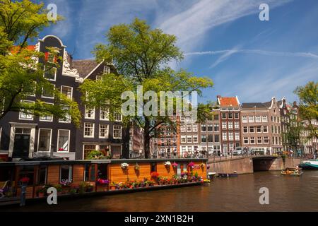Case a spioventi sul Prinsengracht ad Amsterdam nei Paesi Bassi in Europa Foto Stock