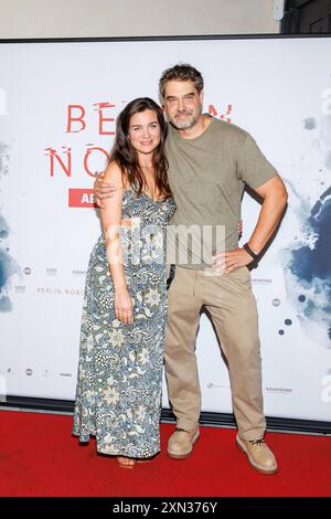 Anteprima - Berlin Nobody Kati Bork und Raphael Vogt bei der Premiere zu Berlin Nobody im Kant Kino AM 30.07.2024 a Berlino. *** Premiere Berlin Nobody Kati Bork e Raphael Vogt alla prima di Berlin Nobody al Kant Kino il 30 07 2024 a Berlino Copyright: XEventpressxKochanx Foto Stock
