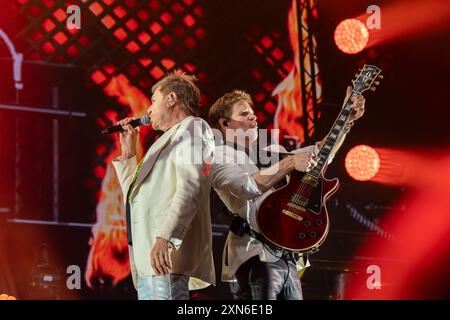 REGNO UNITO. 28 luglio 2024. Simon le Bon e Dominic Brown si esibiscono sul palco al Latitude Festival. Il Latitude Festival torna a Henham Park, Suffolk. Musica dal vivo dal festival inclusa sul palco principale / Obelisk Arena tra cui Lottery Winners, The Darkness, Rag N Bone Man, Nile Rogers e Chic e Duran Duran. Dal vivo al secondo stadio David Duchovny suona dal vivo con la sua band. Credito: SOPA Images Limited/Alamy Live News Foto Stock