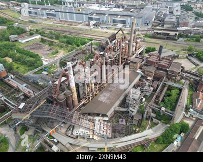 Drohnenaufnahme des Weltkulturerbes Völklinger Hütte am Dienstag 30.07.2024. *** Immagine del drone del patrimonio culturale mondiale presso i cantieri Völklingen il martedì 30 07 2024 BUB Foto Stock