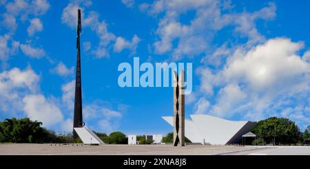 Monumento Pombal e Pantheon Nazionale della libertà, progettato da Oscar Niemeyer, Three Powers Plaza, sito Patrimonio dell'Umanità, Brasilia, quartiere federale, Bra Foto Stock