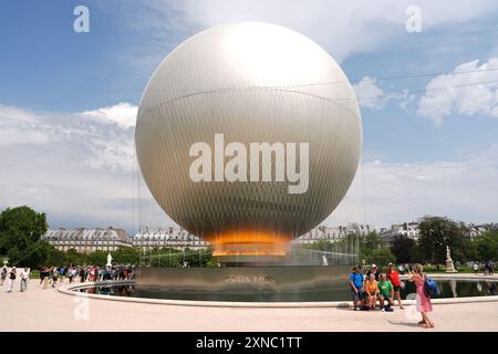 Il calderone olimpico ai Giardini delle Tuileries di Parigi il quinto giorno dei Giochi Olimpici di Parigi del 2024 in Francia. Data foto: Mercoledì 31 luglio 2024. Foto Stock
