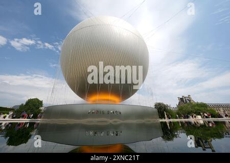 Il calderone olimpico ai Giardini delle Tuileries di Parigi il quinto giorno dei Giochi Olimpici di Parigi del 2024 in Francia. Data foto: Mercoledì 31 luglio 2024. Foto Stock