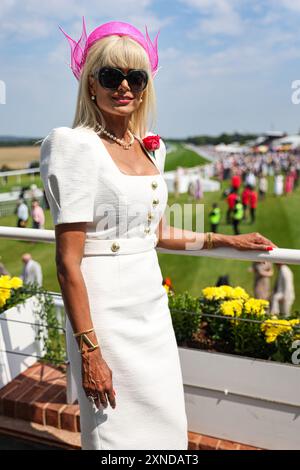 L'EDITORIALE USA SOLO Un pilota di corsa il secondo giorno del Qatar Goodwood Festival 2024 all'ippodromo Goodwood di Chichester. Data foto: Mercoledì 31 luglio 2024. Foto Stock