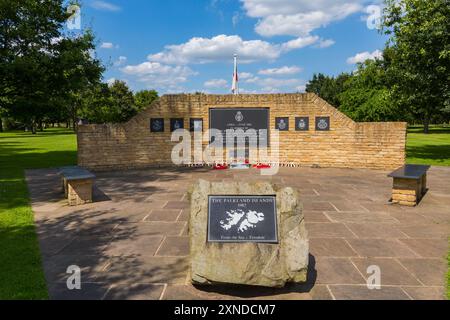 National Memorial Arboretum, sito del National Remembrance ad Alrewas, vicino a Lichfield, Staffordshire, Regno Unito - South Atlantic Medal Association Memorial Foto Stock