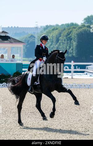 Versailles, Francia. 31 luglio 2024. Charlotte FRY in sella a GLAMOURDALE, Equestrian, Dressage Team e Individual Grand Prix durante i Giochi Olimpici di Parigi 2024 il 31 luglio 2024 all'Château de Versailles di Versailles, Francia - Photo Christophe Bricot/DPPI Media Credit: DPPI Media/Alamy Live News Foto Stock