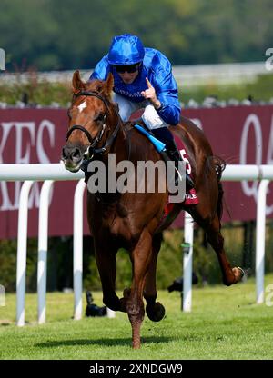 Discorso notevole guidato da William Buick che torna a casa per vincere le Qatar Sussex Stakes durante il secondo giorno del Qatar Goodwood Festival all'ippodromo Goodwood di Chichester. Data foto: Mercoledì 31 luglio 2024. Foto Stock