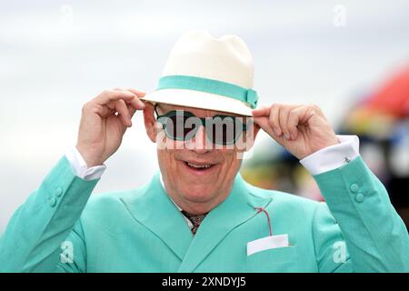 Racegoer Stevie Bennett durante il Galway Races Summer Festival all'ippodromo di Galway. Data foto: Mercoledì 31 luglio 2024. Foto Stock