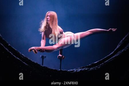 Edimburgo, Scozia, Regno Unito. 31 luglio 2024. La compagnia di danza ungherese Recirquel esegue il loro spettacolo Paradisum che si terrà durante il Festival Fringe di Edimburgo ad agosto. Iain Masterton/Alamy Live News Foto Stock