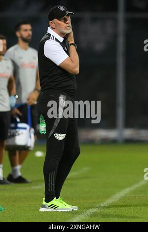 Castel di Sangro, Italia, 31 luglio ,2024 allenatore di Brest Look durante la partita di calcio - amichevole tra SSC Napoli vs Brest :Agostino Gemito/ Alamy Live News Foto Stock