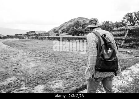 Zona archeologica di Teotihuacan, la città con le piramidi più grandi della Mesoamerica nello stato del Messico. ... (Foto di Luis Gutierrez/ Norte Photo) Francisco Morales di DAMM FOTO zona Arqueológica de Teotihuacán, la ciudad con las Pirámides más grandes de Mesoamérica en Estado de México. Pirámide del Sol en San Juan Teotihuacán Mexico y Pirámide de la Luna en San Martín de las Pirámides Mexico, la Serpiente Emplumada o Quetzalcóatl y Palacio de Quetzalpapálotl. Basamento piramidale, Arqueológia, Arquitectura. edificación de piedra, aldea ... (foto di Luis Gutierrez/foto Norte) Foto Stock