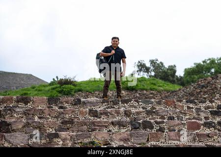 Zona archeologica di Teotihuacan, la città con le piramidi più grandi della Mesoamerica nello stato del Messico. Piramide del Sole a San Juan Teotihuacan Messico e Piramide della Luna a San Martin de las Pirámides Messico, ... (foto di Ronald Guadalupe Gutierrez/ Norte Photo) Luis Gutierrez fotografo di Norte Photo zona Arqueológica de Teotihuacán, la ciudad con las Pirámides más grandes de Mesoamérica en Estado de México. Pirámide del Sol en San Juan Teotihuacán Mexico y Pirámide de la Luna en San Martín de las Pirámides Mexico, la Serpiente Emplumada o Quetzalcóatl y Palacio de Quet Foto Stock