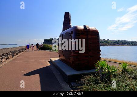 La scultura di radio Flat Holm, Cardiff Barrage, disegnata da Glenn Davidson. Installato a luglio 2024. Data: Luglio 2024 Foto Stock