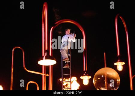 Edimburgo Scozia, Regno Unito 31 luglio 2024. Da dove iniziare presso la scuola di George Heriot a Lauriston Place per l'anteprima stampa dell'evento di apertura del Festival Internazionale di Edimburgo. 'credito sst/alamy notizie live Foto Stock