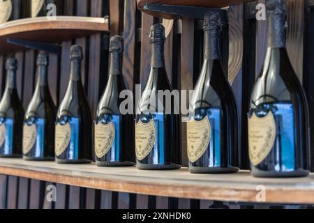 Secchiello Porta Ghiaccio Per Champagne Dom Pérignon Con Luce LED, Capacità Fino A 8 Bottiglie, Per Feste Ed Eventi Eleganti