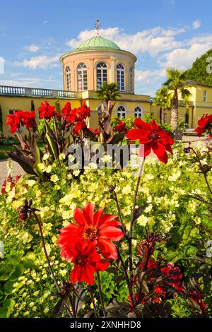 Berggarten ad Hannover mit Bibliothekspavillon - gesehen AM 30.07.2024 *** Berggarten ad Hannover con padiglione biblioteca visto il 30 07 2024 Foto Stock