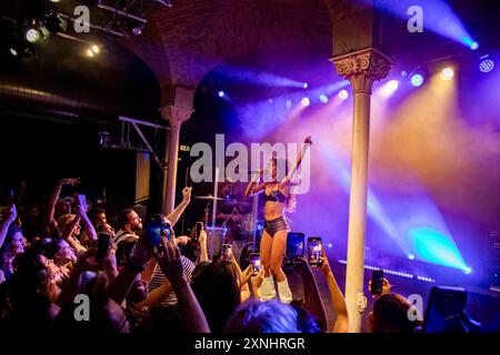 Berlino, Germania. 31 luglio 2024. La cantante brasiliana Marina Sena si esibisce a Gretchen a Berlino, Germania, il 31 luglio 2024. (Foto di Emmanuele Contini/NurPhoto) credito: NurPhoto SRL/Alamy Live News Foto Stock