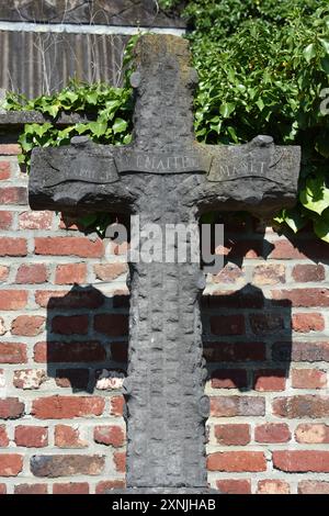 Une croix ancienne en pierre, Francia Foto Stock
