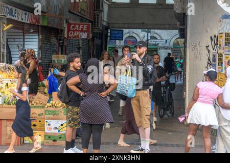 Scena di strada a Peckham Rye, Londra SE15 Foto Stock