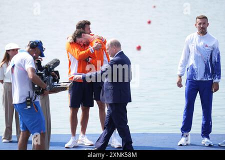 Parigi, Francia. 1 agosto 2024. PARIGI, FRANCIA - 1 AGOSTO: Melvin Twellaar dei Paesi Bassi, Stef Broenink dei Paesi Bassi gareggia nelle finali di doppio Sculls maschile durante il giorno 6 del canottaggio - Giochi Olimpici di Parigi 2024 allo Stadio Nautico Vaires-Sur-Marne il 1 agosto 2024 a Parigi, Francia. (Foto di Rene Nijhuis/Agenzia BSR) credito: Agenzia BSR/Alamy Live News Foto Stock