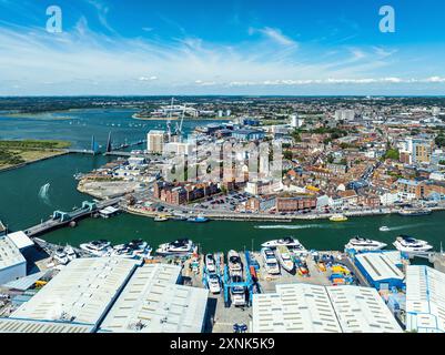 Porto e Marina sopra Poole Quay da un drone, Poole, Dorset, Inghilterra Foto Stock