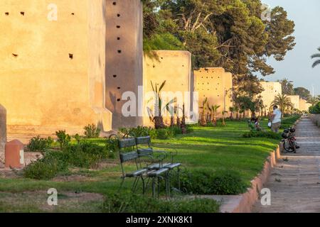 Cintura di bastioni intorno alla città vecchia di Marrakech in Marocco Foto Stock