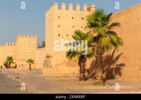 Cintura di bastioni intorno alla città vecchia di Marrakech in Marocco Foto Stock