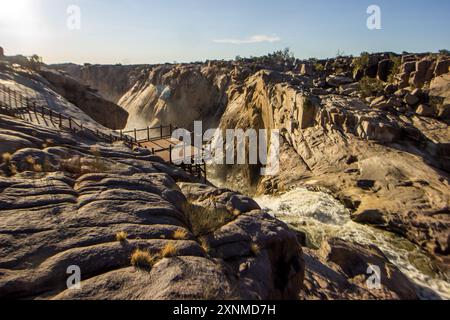 Il punto di osservazione principale della cascata Augrabies, in Sudafrica, è deserto senza gente Foto Stock