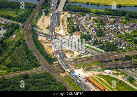 Luftbild, Duisburg-Mitte, Großbaustelle am Autobahnkreuz Kaiserberg und Eisenbahnbrücken, Straßenverkehr Autobahn A3 und Autobahn A40, Fluss Ruhr, Bunker Werthacker historische Sehenswürdigkeit, Duissern, Duisburg, Ruhrgebiet, Nordrhein-Westfalen, Deutschland ACHTUNGxMINDESTHONORARx60xEURO *** Vista aerea, Duisburg Mitte, importante cantiere presso lo svincolo di Kaiserberg e i ponti ferroviari, traffico stradale A3 e A40, fiume Ruhr, monumento storico del bunker Werthacker, Duissern, Duisburg, zona della Ruhr, Renania settentrionale-Vestfalia, Germania ATTENTIONxMINDESTHONORARx60xEURO Foto Stock