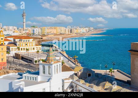 Vista della città di Cádiz dalla cattedrale di Santa Cruz. Foto Stock