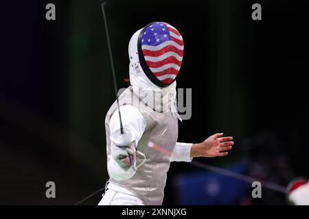 Parigi, Francia, 1 agosto 2024. Lee Kiefer degli Stati Uniti durante i Giochi Olimpici di Parigi 2024 Fencing WomenÕs Foil Team al Grand Palais il 1 agosto 2024 a Parigi, Francia. Crediti: Pete Dovgan/Speed Media/Alamy Live News Foto Stock