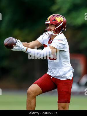 Washington Commanders tight end Cole Turner (85) durante le esercitazioni presso l'OrthoVirginia Training Center al Commanders Park di Ashburn, Virginia, il 28 2024 luglio (Alyssa Howell/Image of Sport) Foto Stock