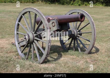 Cannon su un campo in un parco cittadino in Virginia, era della Guerra civile, City Park, Manassas, Virginia Foto Stock