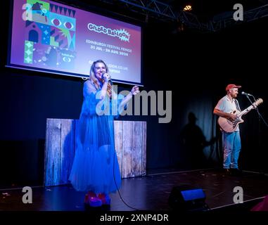 Edimburgo, Scozia, Regno Unito, 01 agosto 2024, Edinburgh Festival Fringe: Gilded Balloon lancia i suoi spettacoli per il Fringe 2024. Nella foto: La comica australiana Michelle Brasier. Crediti: Sally Anderson/Alamy Live News Foto Stock