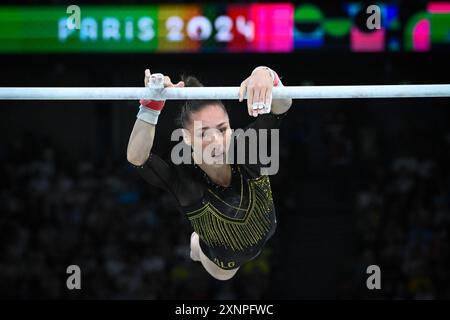 Kaylia Nemour ( ALG ) bar irregolari, ginnastica artistica, Women&#39;s all-around Final durante i Giochi Olimpici di Parigi 2024 il 1° agosto 2024 alla Bercy Arena di Parigi, Francia crediti: Independent Photo Agency/Alamy Live News Foto Stock