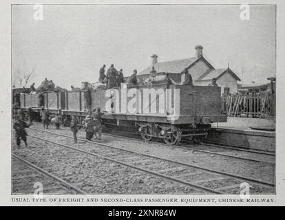 Merci e attrezzature passeggeri di seconda classe, ferrovia cinese dall’articolo OPPORTUNITÀ FERROVIARIE IN ORIENTE. Di William Barclay Parsons. Dalla rivista Engineering dedicata al progresso industriale volume XIX 1900 The Engineering Magazine Co Foto Stock