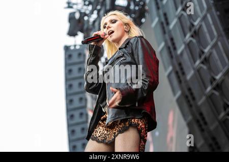Taylor Momsen von Pretty Reckless live bei einem Konzert auf dem Messegelände. Hannover, 31.07.2024 *** Taylor Momsen dal vivo Pretty Reckless in un concerto presso l'Hanover Exhibition Center, 31 07 2024 foto:XC.xSpeidelx/xFuturexImagex reckless 4751 Foto Stock