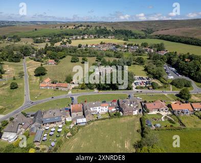 Veduta aerea della strada principale, villaggio di Goathland, North York Moors National Park, North Yorkshire, Inghilterra. Foto Stock