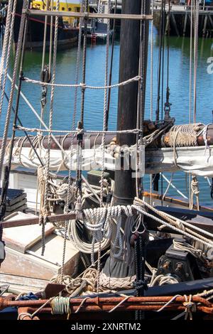 Douarnenez. Corde su vecchie attrezzature. Finistère. Brittany Foto Stock