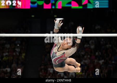 Parigi, Ile de France, Francia. 1 agosto 2024. 1 agosto 2024: Ginnasta giapponese RINA KISHI sui bar irregolari durante la ginnastica artistica all-around femminile alle Olimpiadi di Parigi 2024. (Immagine di credito: © Mark Edward Harris/ZUMA Press Wire) SOLO PER USO EDITORIALE! Non per USO commerciale! Crediti: ZUMA Press, Inc./Alamy Live News Foto Stock