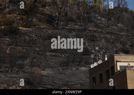 Roma, Italia. 2 agosto 2024. Vista di Monte Mario da via Teulada a Roma dopo l'incendio scoppiato mercoledì scorso (Credit Image: © Matteo Nardone/Pacific Press via ZUMA Press Wire) SOLO USO EDITORIALE! Non per USO commerciale! Foto Stock