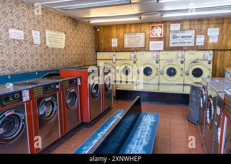 Laundrette, Colliers Wood, Londra sud Foto Stock