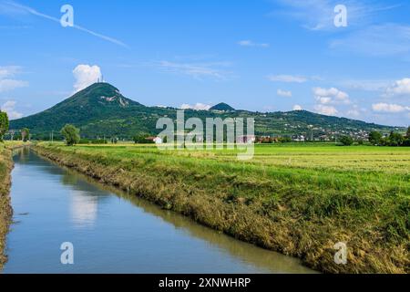 Veduta aerea dei Colli Euganei nella provincia di Padova, Veneto, Italia. Foto Stock