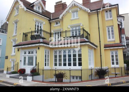 Grande casa cittadina nella città di Tenby, Galles del Sud, Regno Unito Foto Stock